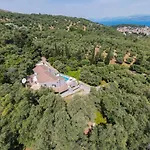 Le-veque - Hillside Pool Villa *