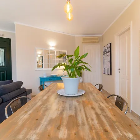 Leveque - Sea View - 3 Bedrooms Vila Kassiopi